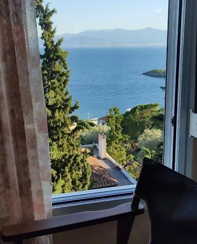 Sofia's Pottery House Case de vacanță